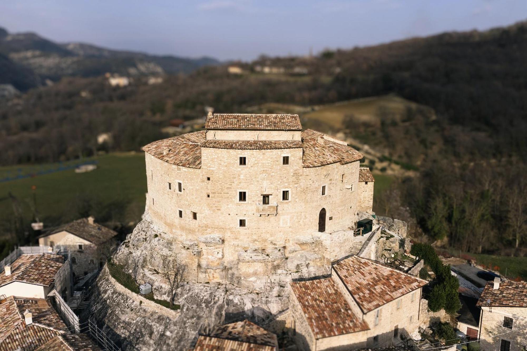 Hotel Castel Di Luco Acquasanta Terme Exterior foto