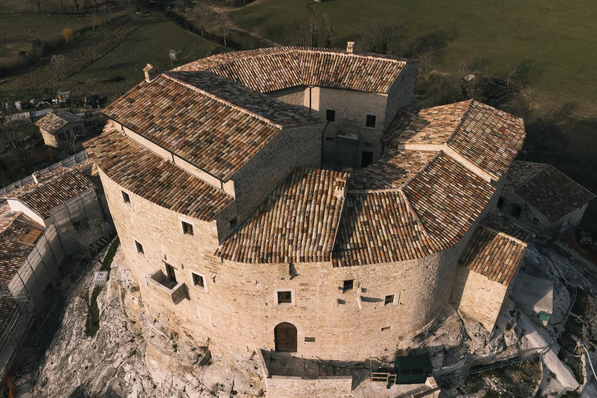 Hotel Castel Di Luco Acquasanta Terme Exterior foto